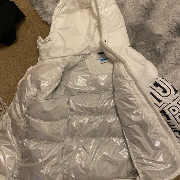 Never worn Columbia puffer jacket. - Picture 2 of 3
